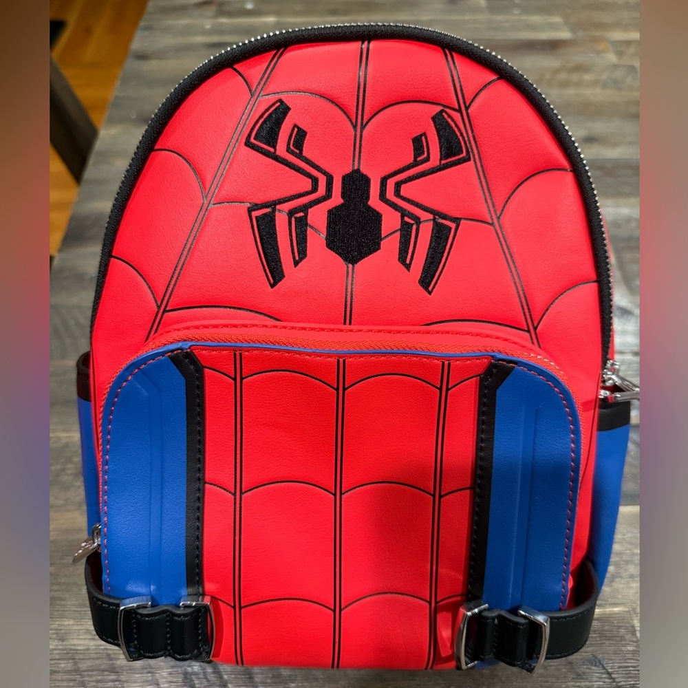 Exclusive Disney Park Spiderman Marvel Loungefly Mini Backpack!